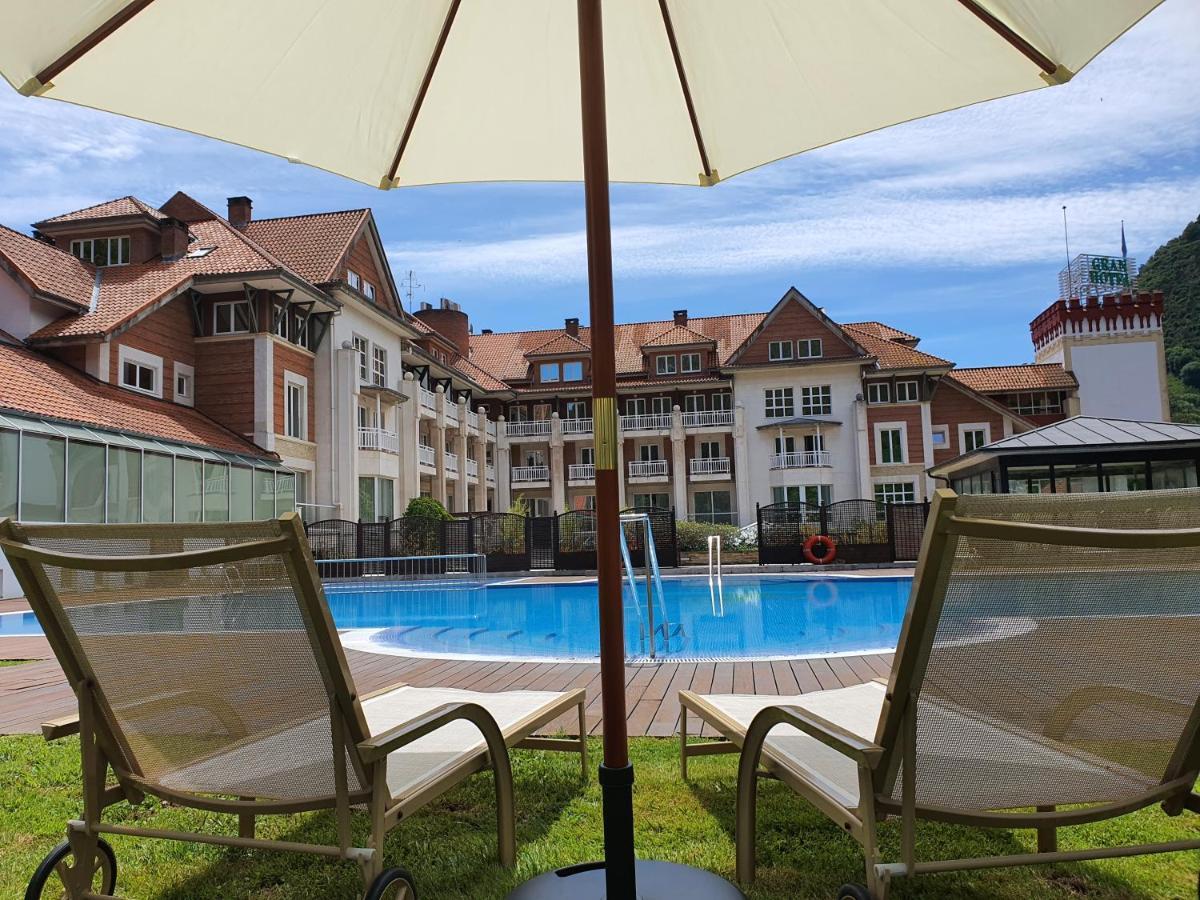 Gran Hotel Balneario De Puente Viesgo Bagian luar foto