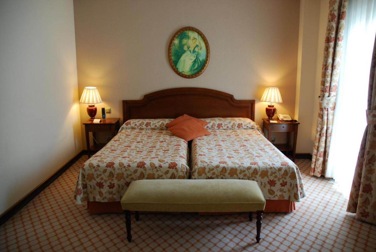 Gran Hotel Balneario De Puente Viesgo Bagian luar foto