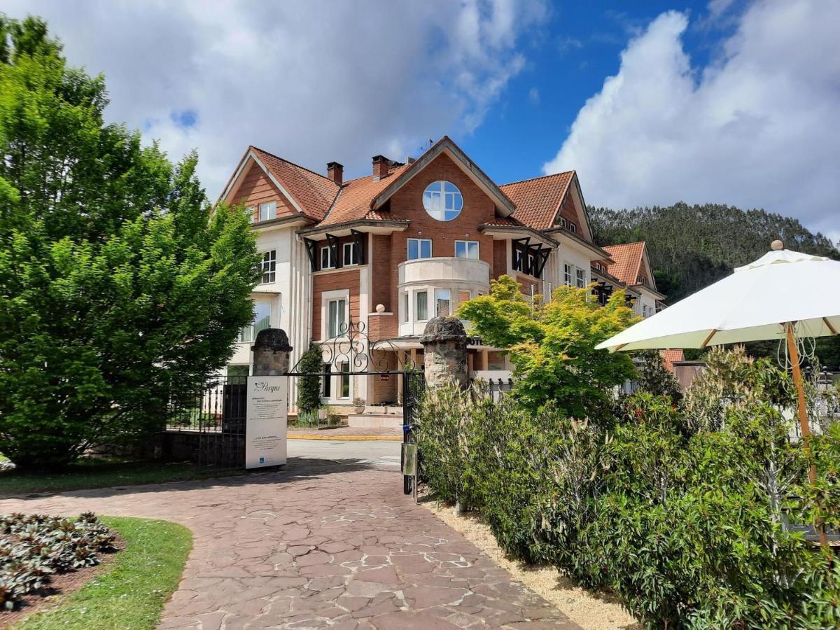 Gran Hotel Balneario De Puente Viesgo Bagian luar foto