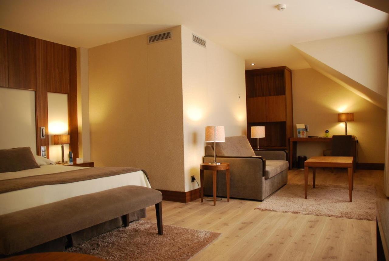Gran Hotel Balneario De Puente Viesgo Bagian luar foto