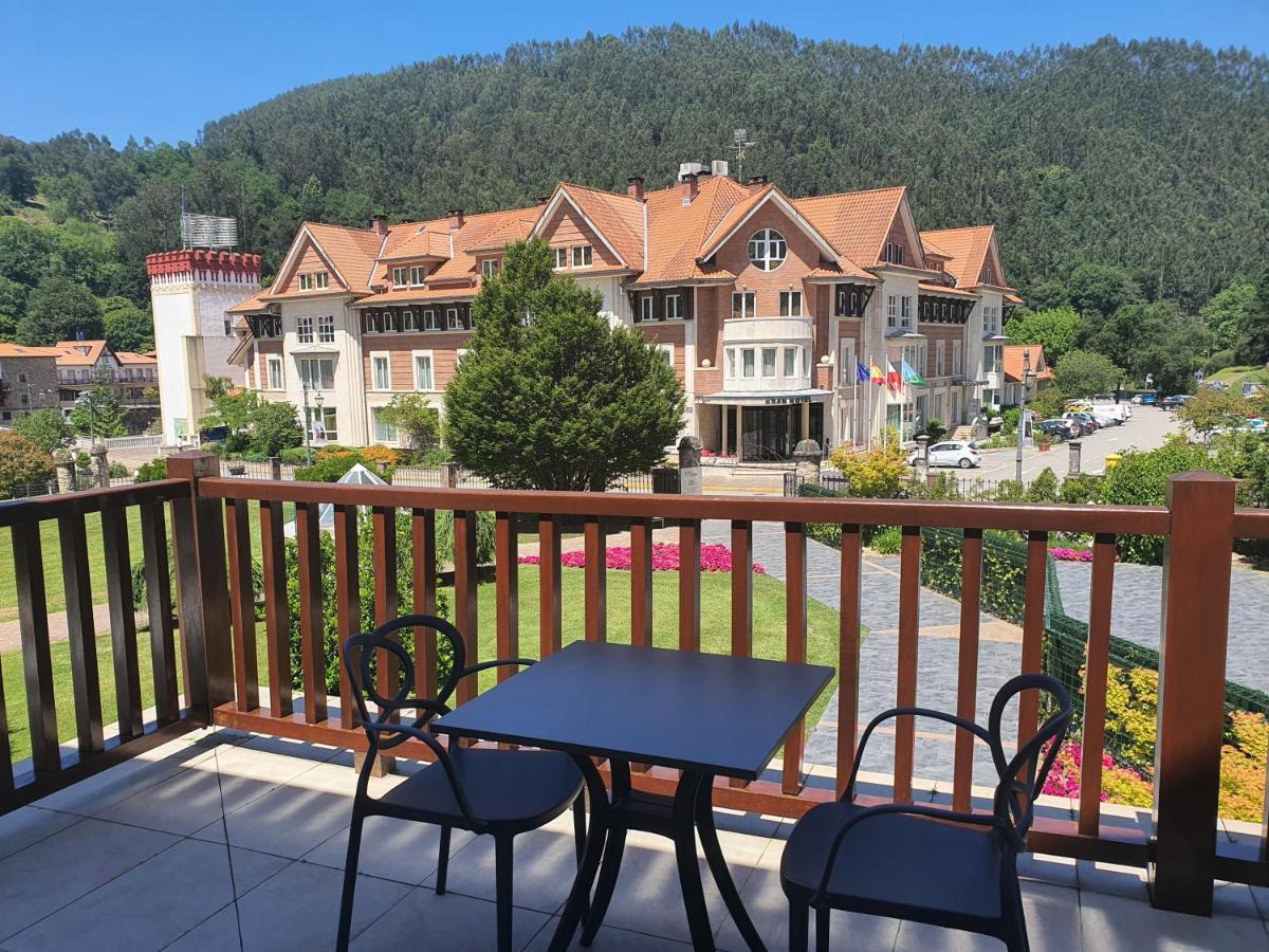 Gran Hotel Balneario De Puente Viesgo Bagian luar foto