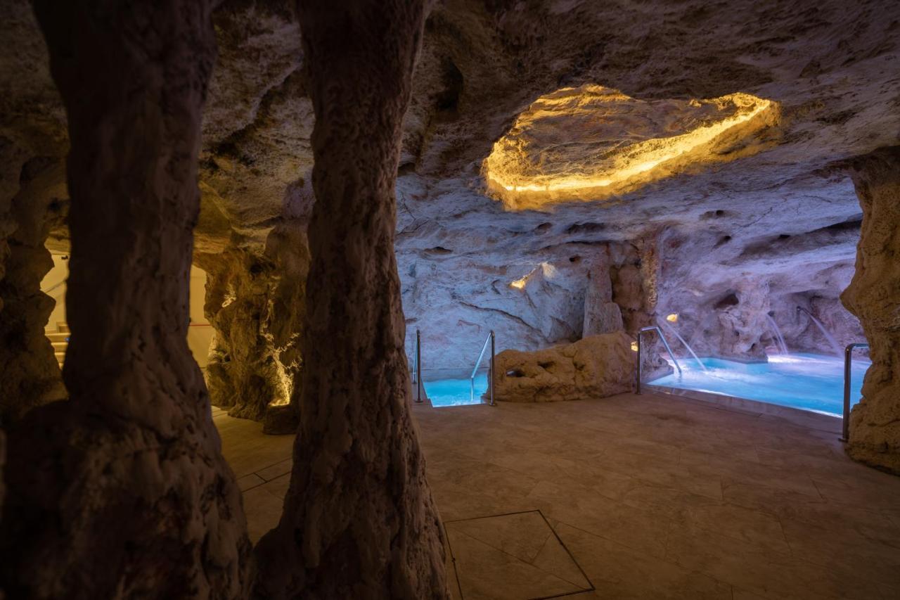 Gran Hotel Balneario De Puente Viesgo Bagian luar foto