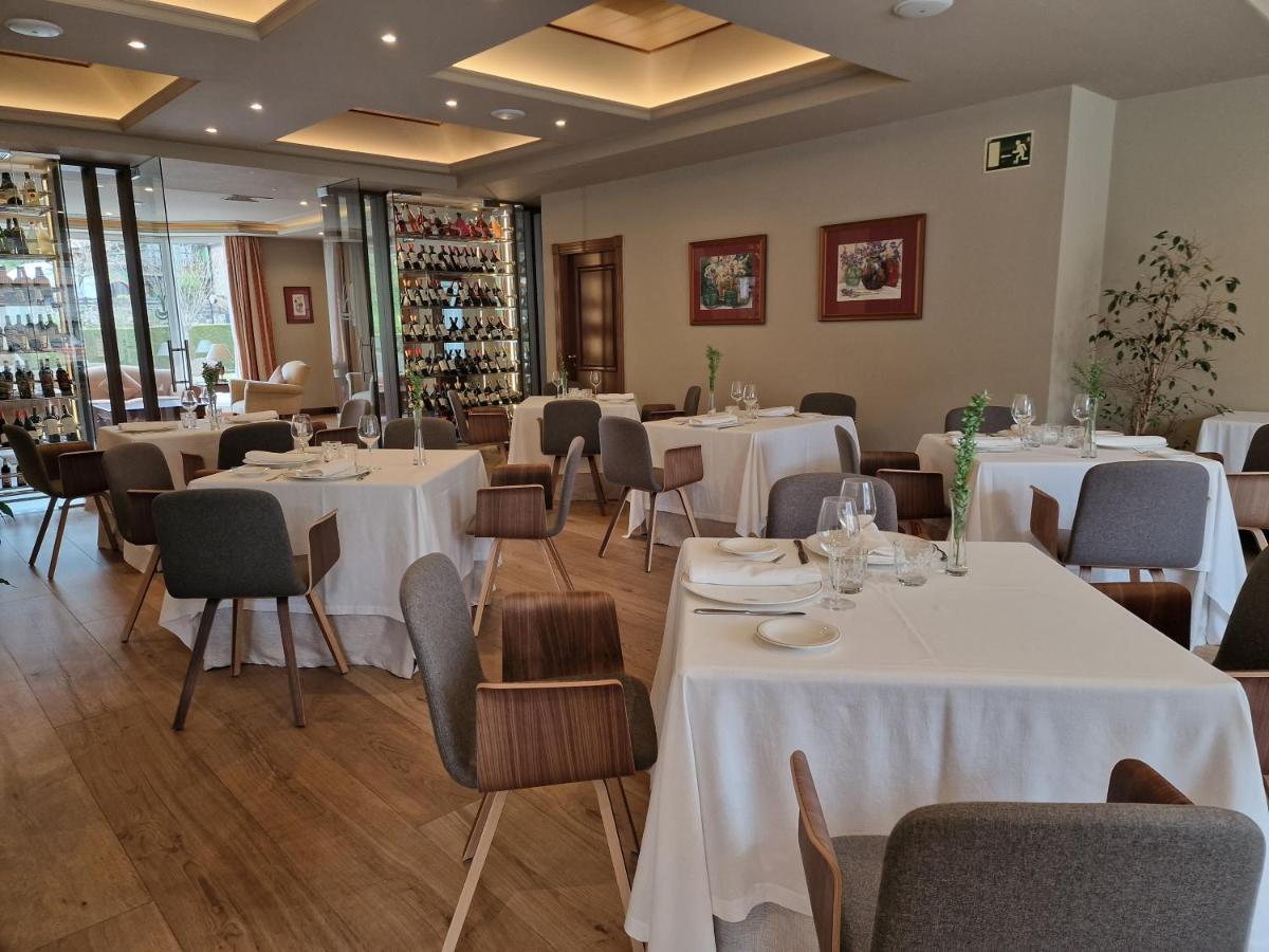 Gran Hotel Balneario De Puente Viesgo Bagian luar foto