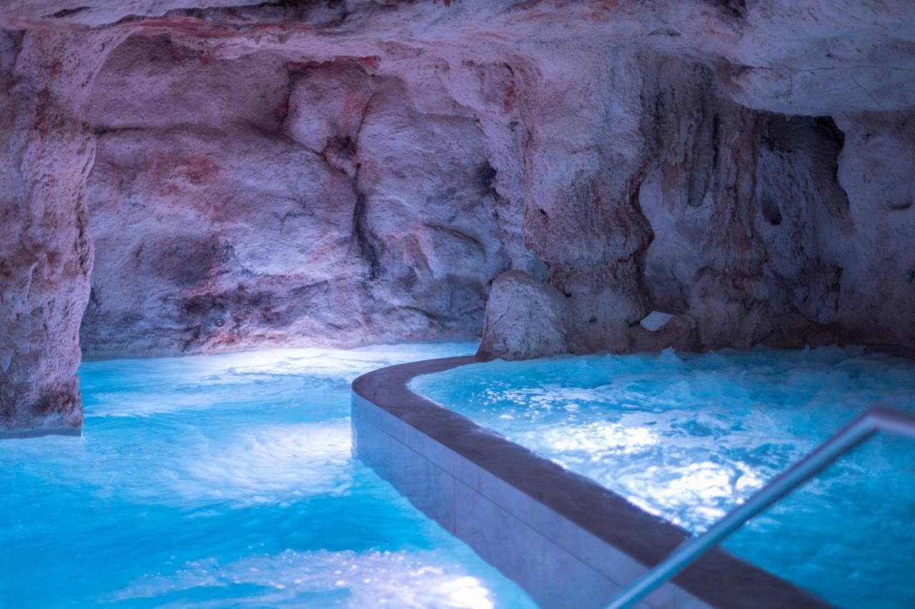 Gran Hotel Balneario De Puente Viesgo Bagian luar foto