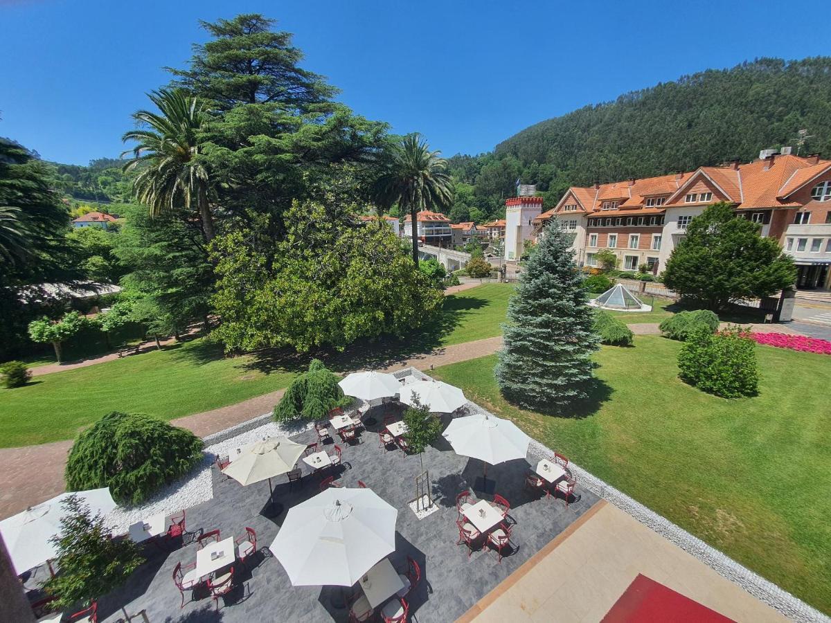 Gran Hotel Balneario De Puente Viesgo Bagian luar foto