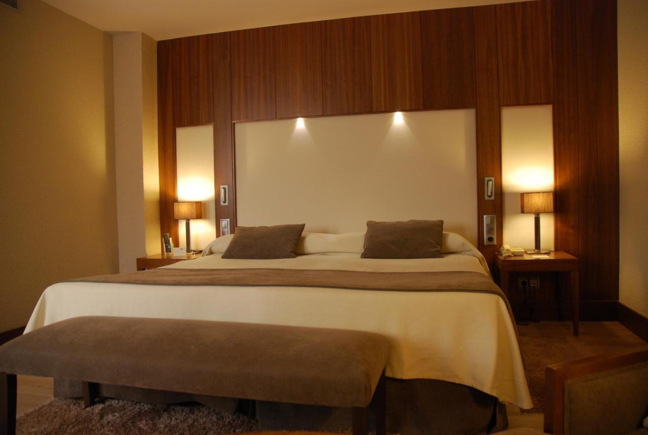 Gran Hotel Balneario De Puente Viesgo Bagian luar foto