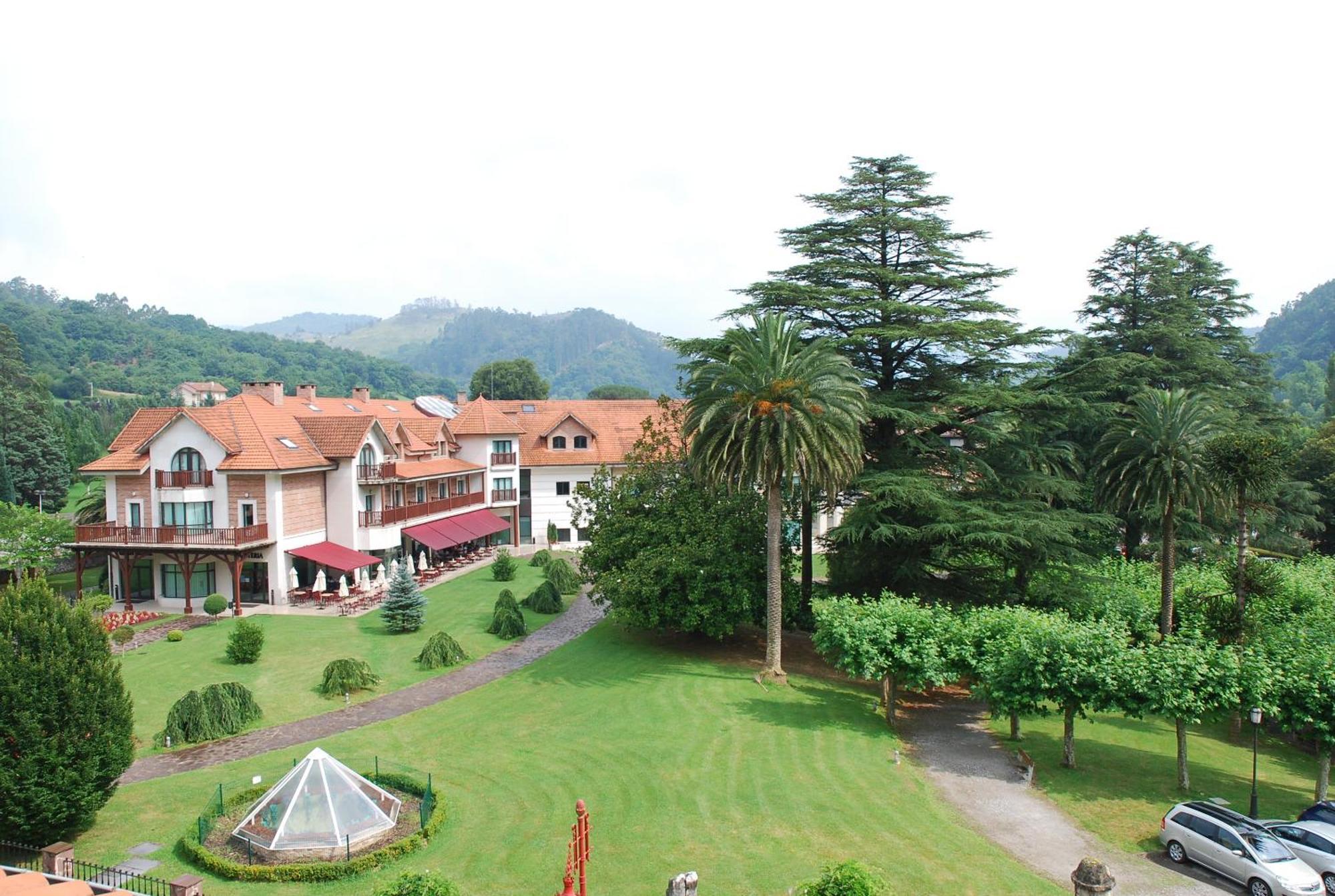 Gran Hotel Balneario De Puente Viesgo Bagian luar foto
